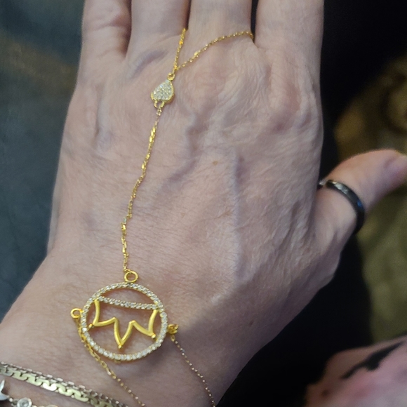 Goddess bracelet w/crown & hear of white sapphires in Gold - Picture 6 of 6